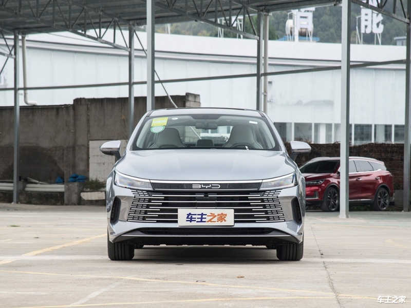 解读2024款驱逐舰05售价998万元综合续航达1245km(图1)