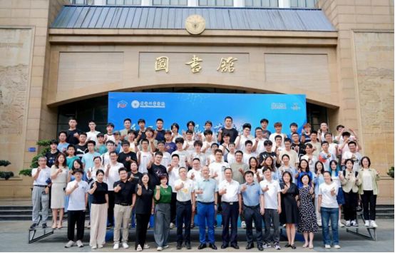 为我国集成电路产业的发展贡献力量成都工业学院举行这场大赛(图4)