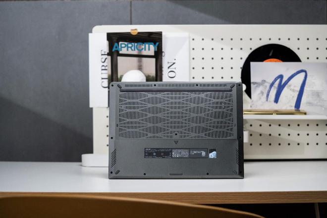 【新品开箱】华硕天选Air2024：14英寸算力天花板(图9)