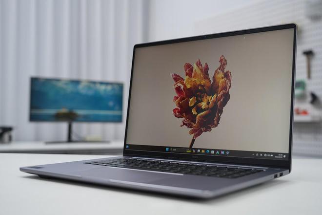 3899元就能主流大屏本！红米RedmiBook162024焕新版值吗？(图2)