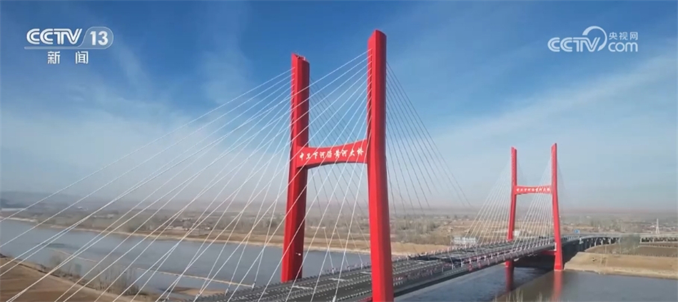 各行各业“撸起袖子加油干” 共绘中国经济高质量发展新画卷(图7)