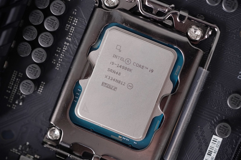 Intel 7工艺的极限！酷睿i9-14900Ki7-14700K首发评测：6GHz单核性能无敌(图1)