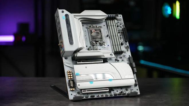 能效大反击！英特尔酷睿Ultra 200S桌面端处理器首测(图12)