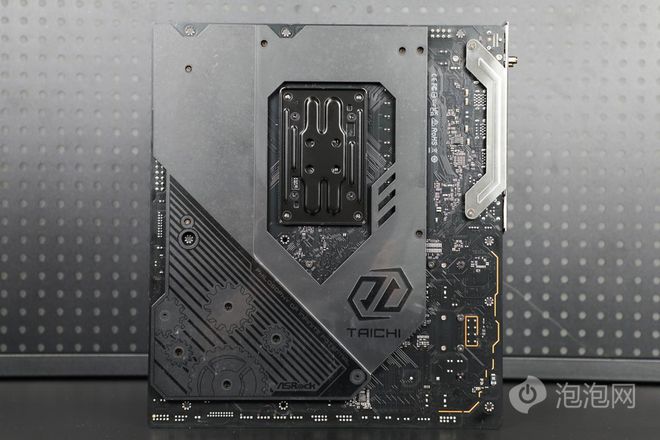 游戏处理器新王驾到！惊人的游戏帧数领先AMD 锐龙7 9800X3D性能测试(图5)