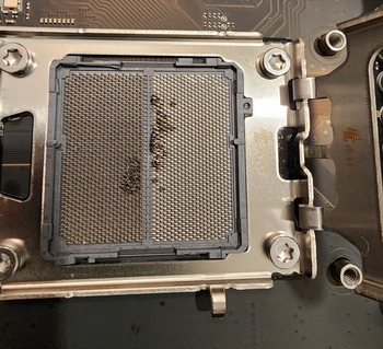 锐龙7 9800X3D烧毁 原因不在处理器(图2)