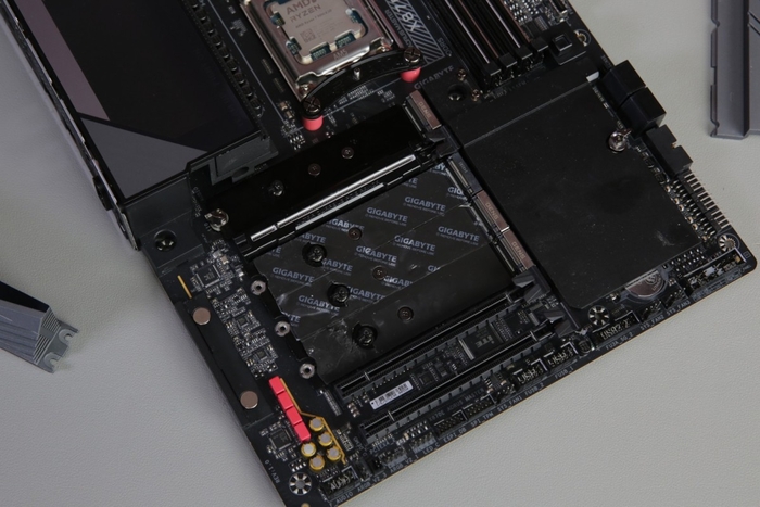 完胜友商旗舰处理器 锐龙7 9800X3D玩游戏真就这么强(图7)