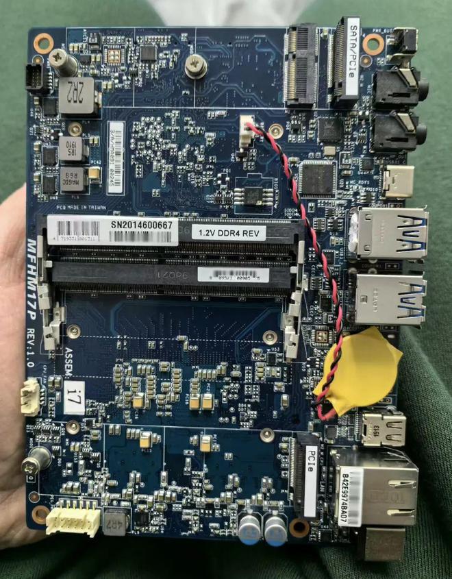 799元的塔式小主机搭载i7标压处理器自带4个视频输出口(图3)