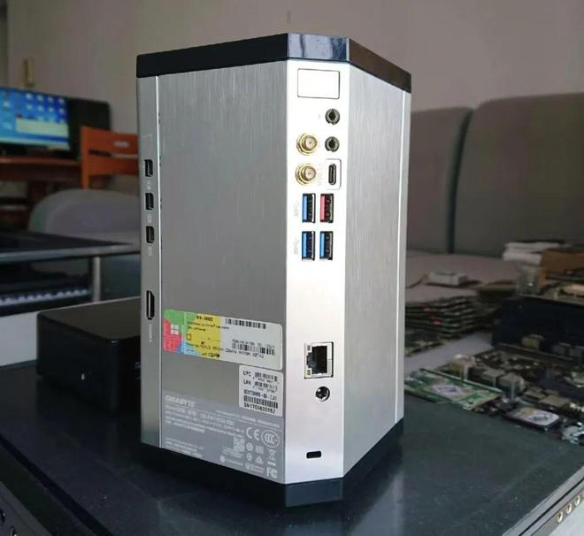 799元的塔式小主机搭载i7标压处理器自带4个视频输出口(图2)