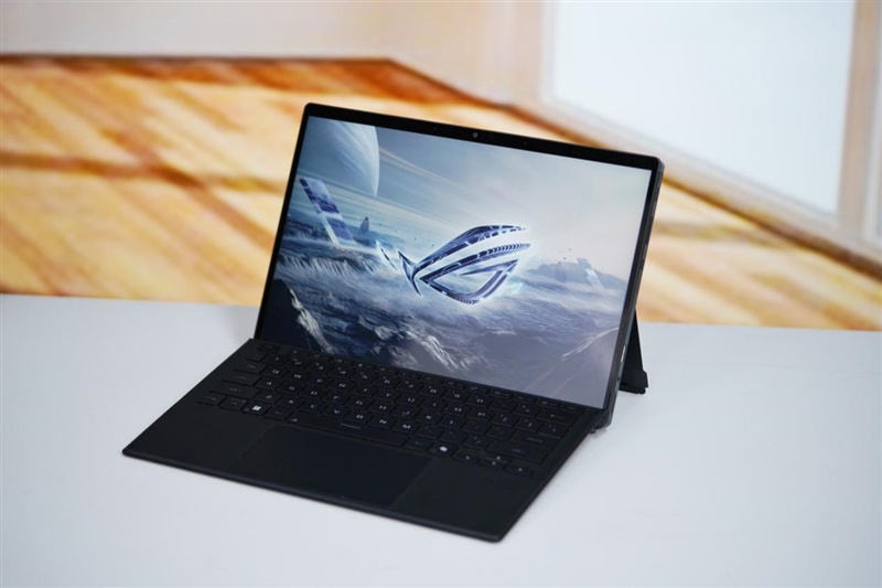 独家搭载锐龙AI Max + 395的ROG幻X 2025笔记本评测：核显首超RTX 4060！(图1)
