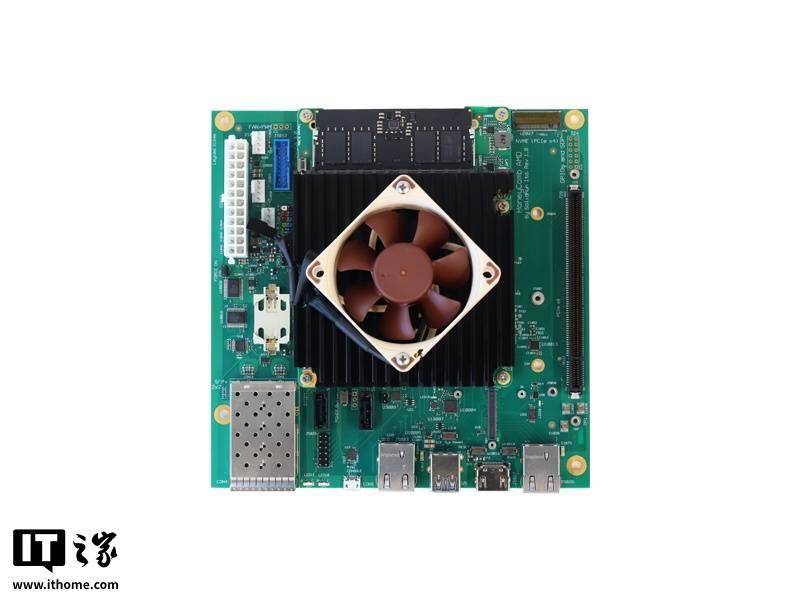 SoildRun新主板HoneyComb V3000亮相搭载AMD 8核处理器赋能工控DIY(图1)