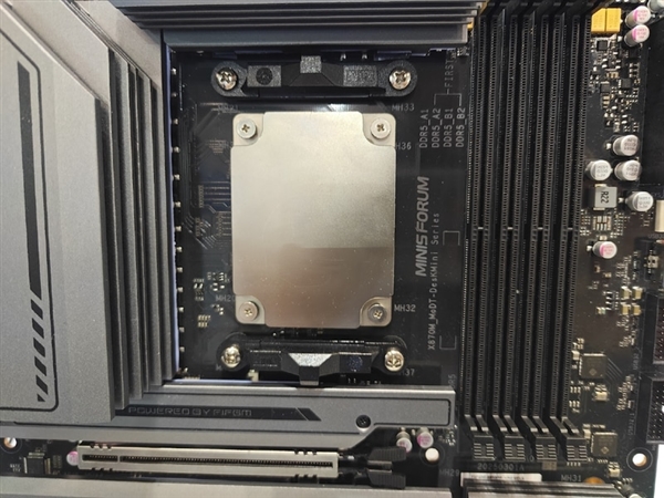 倒反天罡了！AMD锐龙9 9955HX游戏本CPU又被搬回桌面(图2)
