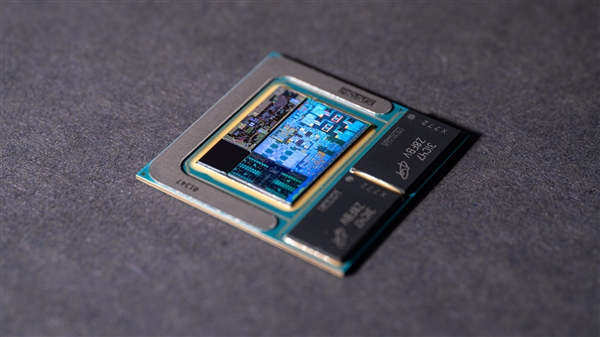 近15亿像素！Intel Lunar Lake处理器超高清内核照(图1)