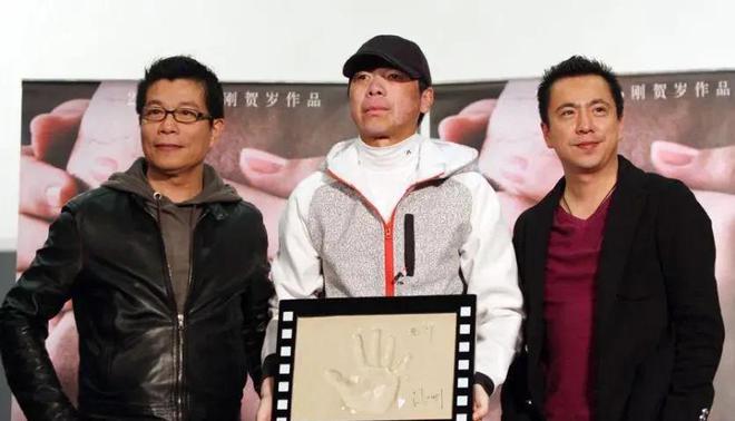 7年连亏超82亿“娱乐教父”套现太多被警告极限自救卖画卖房(图2)