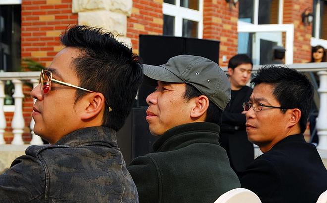7年连亏超82亿“娱乐教父”套现太多被警告极限自救卖画卖房(图8)