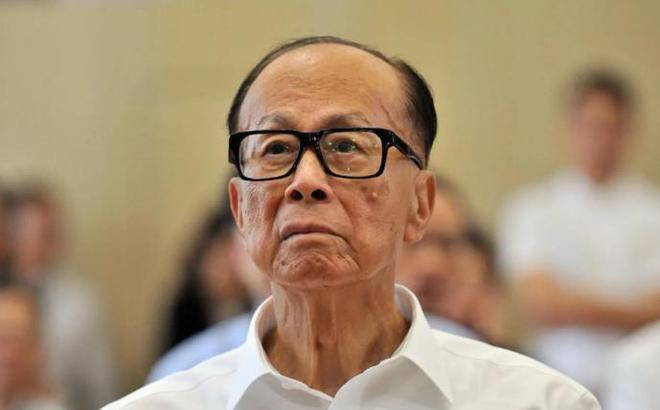 李嘉诚被批后最新消息！本人沉默其子公开解释回答显人性本质(图1)