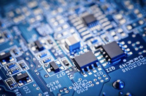 李嘉诚被批后最新消息本人沉默其子公开解释回答显人性本质