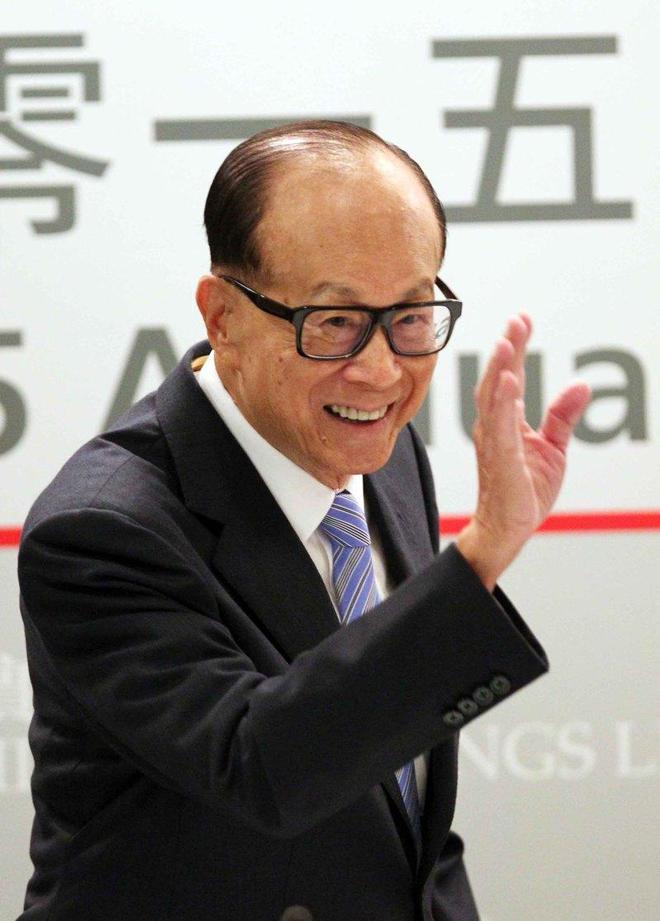 97岁李嘉诚近况：如今他最担心的不是自己的结局而是2个儿子(图3)