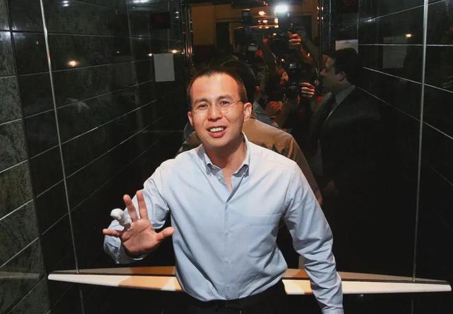 97岁李嘉诚近况：如今他最担心的不是自己的结局而是2个儿子(图10)