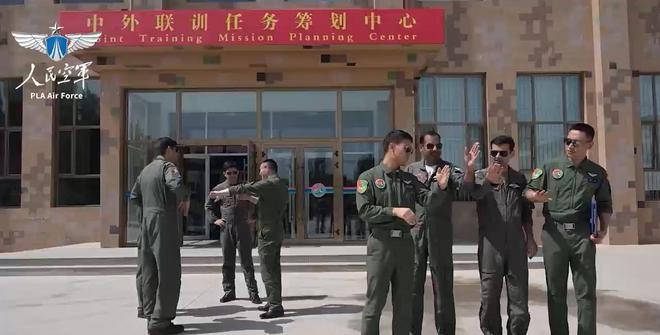 直言不讳！巴基斯坦空军眼中的中国和印度战斗机飞行员技术水平(图9)