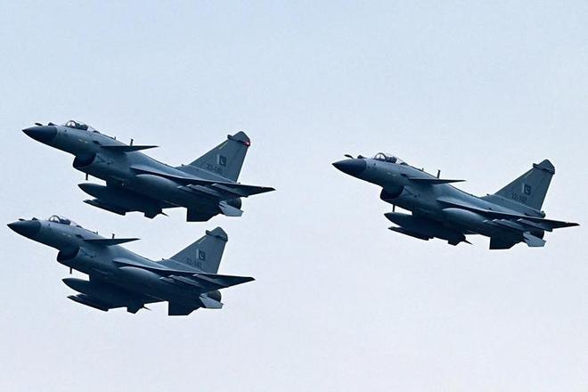 巴基斯坦媒体公布导弹打击印度基地画面(图3)