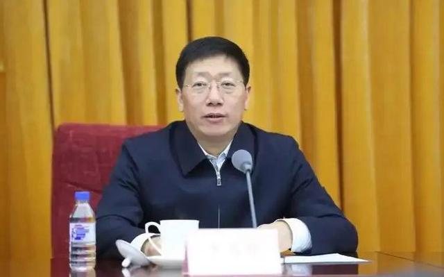 中央委员任上被查！上周23人落马9人被处分59岁“老虎”被判无期两“虎”被逮捕(图2)