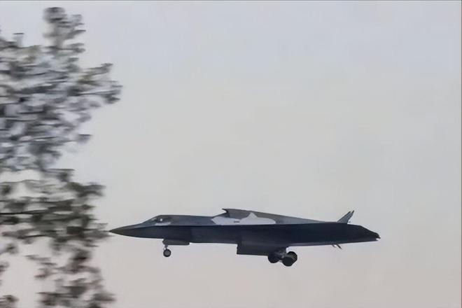 台湾噩梦来了！港媒：中国研发的这款歼击机明显针对台海和美国(图1)