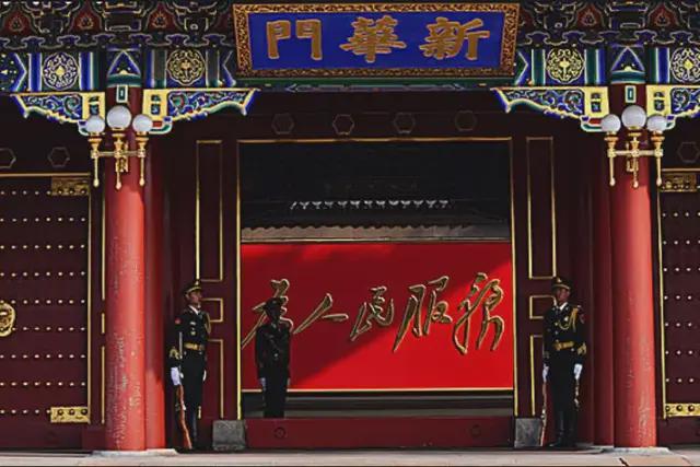 刘强东的偶像是任正非任正非的偶像是毛主席！(图1)