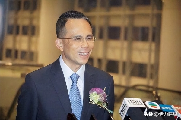 李嘉诚噩梦开始降临儿子李泽钜被踢出局该放弃卖港的计划了(图10)