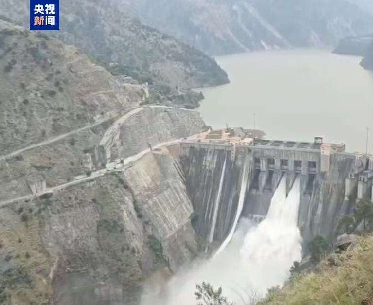 最新！巴基斯坦称摧毁印军一处重要指挥所！印巴互相发动无人机袭击！印度发表声明：无意升级事态(图3)