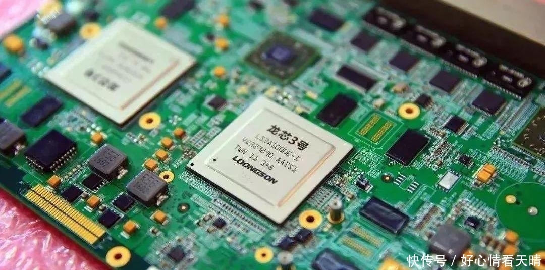 国产AI芯片量产进程加速！芯片ETF下跌086%中微公司上涨107%