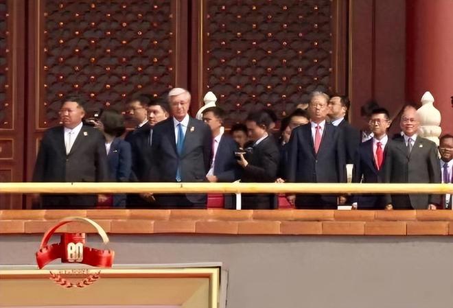 93阅兵圆满完成！产生3个第一次传递重要信息足以震撼世界(图10)