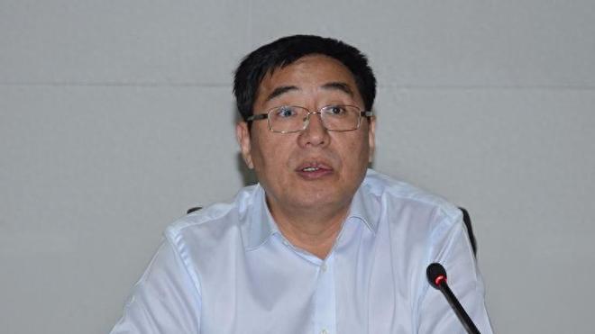 在市长、市委书记、省委组织部常务副部长、副省长等职上及退休后杨子兴非法收受财物数额特别巨大(图2)