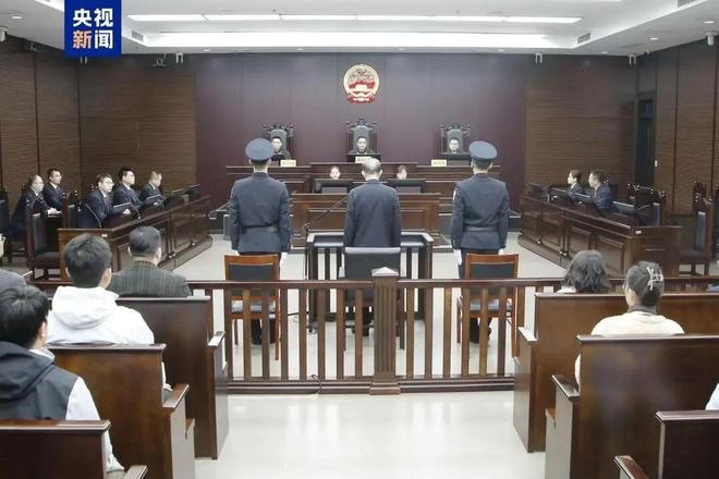 18年间受贿超1亿“老虎”李显刚被判无期！曾任市长、市委书记(图3)
