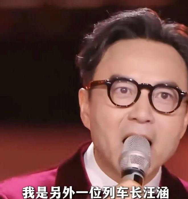 跨年晚会状况多：歌手跑调演员假唱主持人台下痛哭(图2)