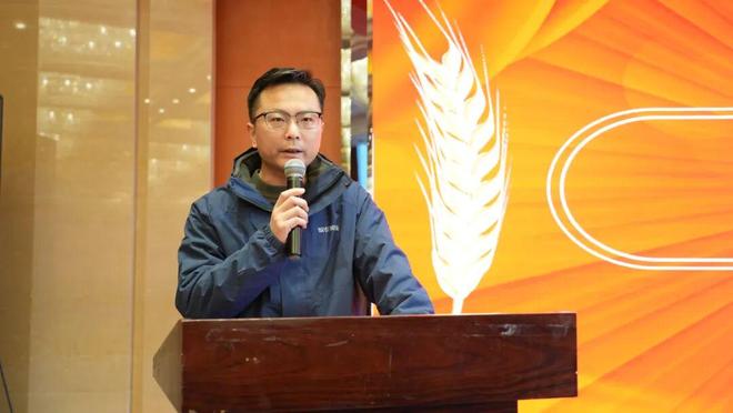 “品种为王 营销为胜”——皖农种业安农98亿斤目标誓师暨市场启动会在宿州举行(图2)