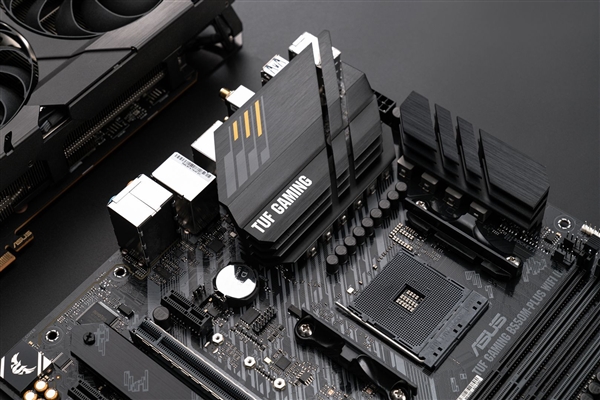 5500X3D装机首选华硕B550重炮手WIFI二代主板(图4)