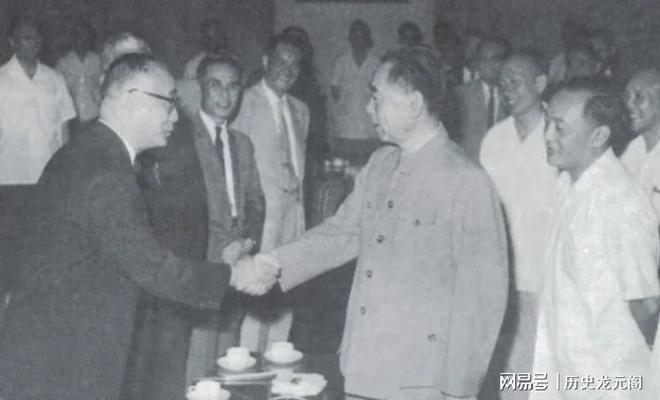 富赛李嘉诚千亿资产无偿捐国逝世后享国葬如今后代怎么样了(图2)