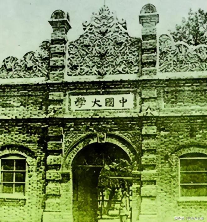 富赛李嘉诚千亿资产无偿捐国逝世后享国葬如今后代怎么样了(图3)