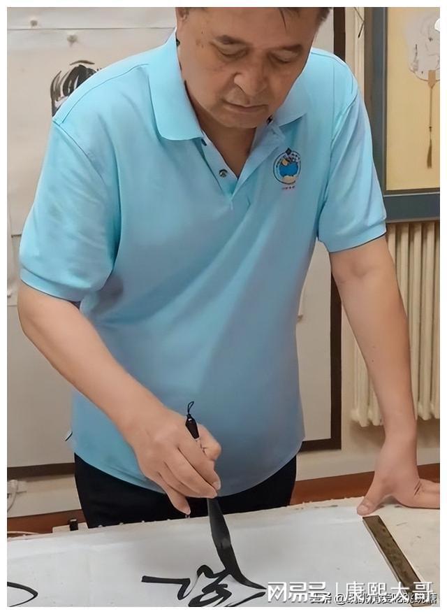 2015年毕福剑恶评伟人被封杀如今被曝从央视退休北京开工作室(图11)