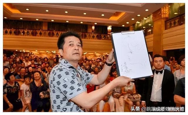 2015年毕福剑恶评伟人被封杀如今被曝从央视退休北京开工作室(图13)