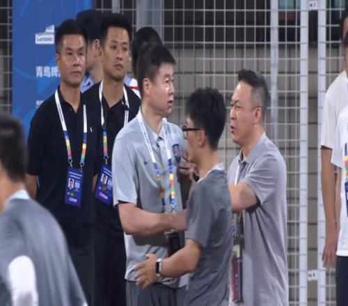 保级别盯着判罚津门虎2连主底线场输没心气了(图1)